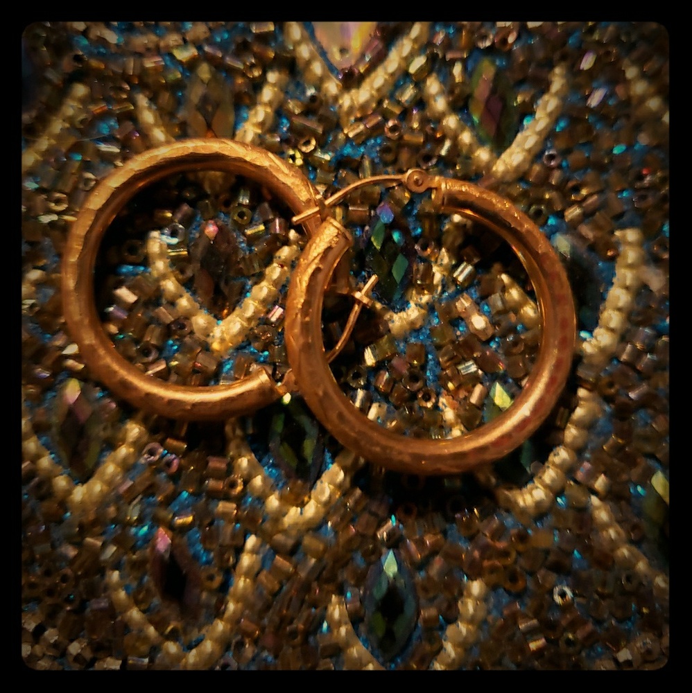 10 kt gold hoop earrings